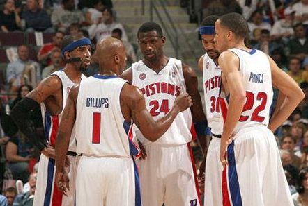 皇马客战巴列卡诺：姆巴佩、维尼修斯首发，卜拉欣出战（皇马做客巴列卡诺：姆巴佩与维尼修斯先发，卜拉欣出场）