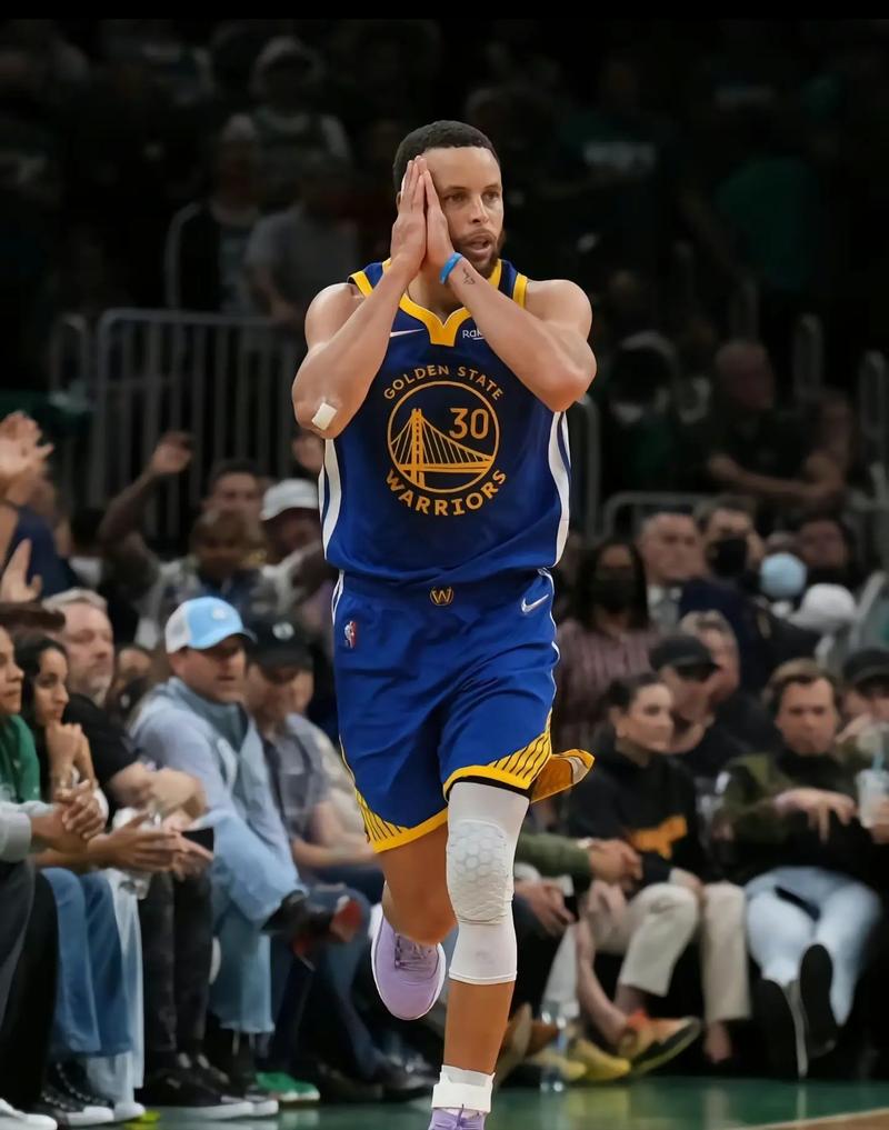 NBA季后赛焦点球员表现回顾（NBA季后赛关键球员表现盘点）